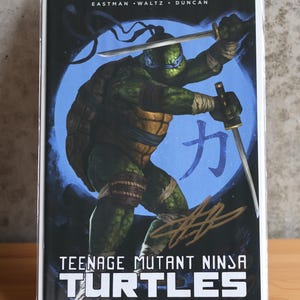 TMNT #1 - "Leonardo" Kanji NYCC 2023 Trade | LTD 500 | Signed by Aaron Bartling