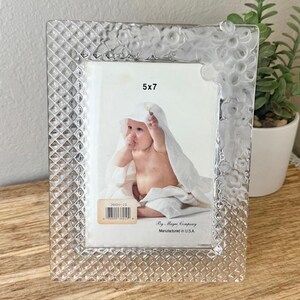 Vintage Magee Company 5x7 Heavy Glass Picture Frame Textured Diamond Border Frosted Floral Accent Elegant Glass Photo Frame