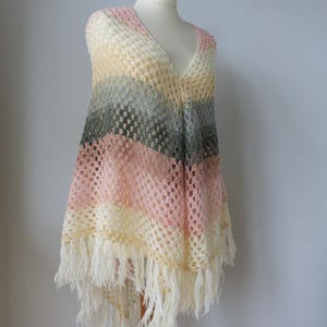 Handmade shawl with tassels; wool shawl with fringes; yellow pink grey shawl; woollen striped shawl; blanket shawl; cozy shawl; soft; ooak