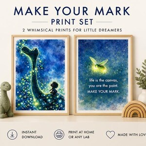 Puede incluir: Un conjunto de dos impresiones artísticas enmarcadas. Una impresión presenta un dinosaurio y un niño bajo un cielo estrellado. La otra impresión tiene una luciérnaga y el texto "life is the canvas, you are the point. MAKE YOUR MARK."