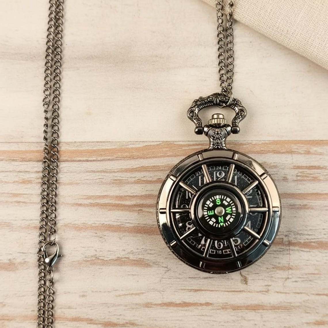 Compass Watch Arab Vintage Black Compass Pocket Watch Necklace, Quartz Arabic Numerals ...
