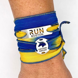 Pulsera de seda con botones de inspiración RUN Boston y unicornio, maratón de Boston, joyería de unicornio, regalo para corredores de Boston, carreras de Boston