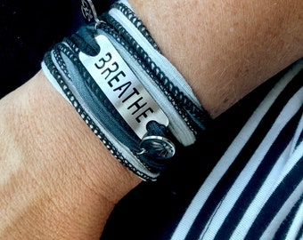 Pulsera inspiradora con botones combinados - Joyería motivacional inspirada en deportistas, regalo para corredores, motivación, inspiración, coraje y fuerza.