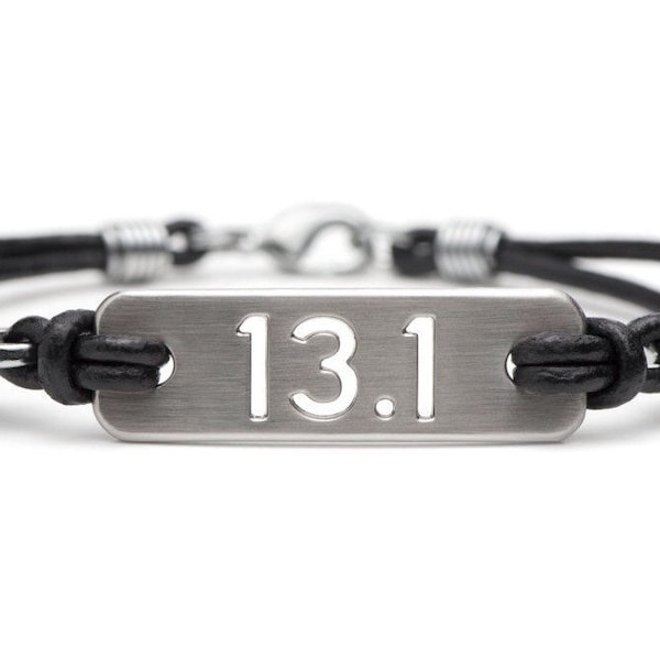 13.1 Hardlooparmband halve marathon ATHLETE INSPIRED, hardloopsieraden, hardlooparmband, cadeau voor hardloper, hardloopmotivatie, hardloopinspiratie
