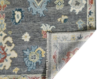 Tapete Oushak cinza feito à mão, tapete turco vintage floral de lã, decoração para áreas neutras.