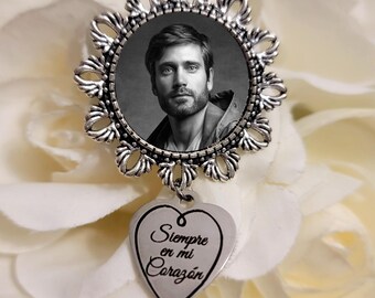 Memorial Photo Pin Spanish Heart - Groom Gift, Bouquet Charm, Grandmother Brooch, Baptism, Graduation, Funeral, Sympathy