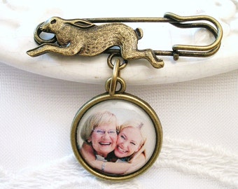 Easter Bunny Rabbit Pin Bronze Photo Brooch Charm Groom Lapel Pin Gift for Grandmother Jewelry for Mother Photo Gift