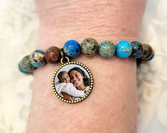 Mom Bracelet Photo Charm Turquoise Beads Mothers Day Gift for Mom Grandmom Wife Picture Jewelry Stone Bead Bracelet Pet Memory Jewelry