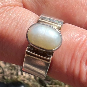 American LILLY BARRACK 14K Yellow Gold, Sterling Silver and Pearl Ring 6.5 Size image 2