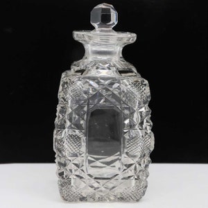 1890's American Victorian Bright Clear Cut Glass Perfume Bottle. Scent. image 3