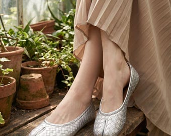 Silver Woven Tabi Flats Women PU Leather Split Toe Ballet Flats Metallic Slip On Shoes Plus Size US 4.5 to 10.5 Minimalist Ninja Flats
