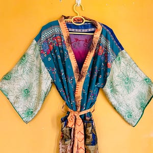 Kimono de seda india vintage, bata de novia estilo bohemio con dos bolsillos.