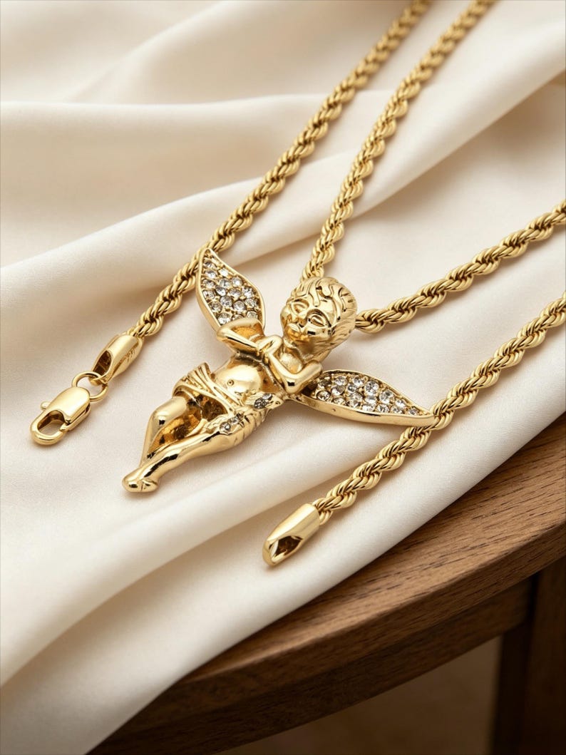 Men 14k Gold Plated Long Wings Angel Necklace, Cubic-Zirconia Baby Angel Pendant with 24" Rope Chain Necklaces bild 2