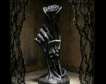 Gothic skull and rose statue, memorial ornament