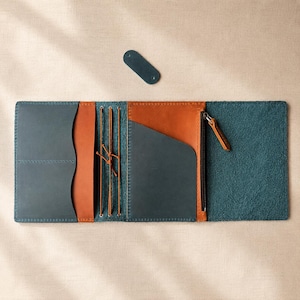 Capa de couro personalizada para caderno A6, capa para diário A5, capa dobrável tripla recarregável com compartimentos para cartões, bolso com zíper, ideal para presente. imagem 2