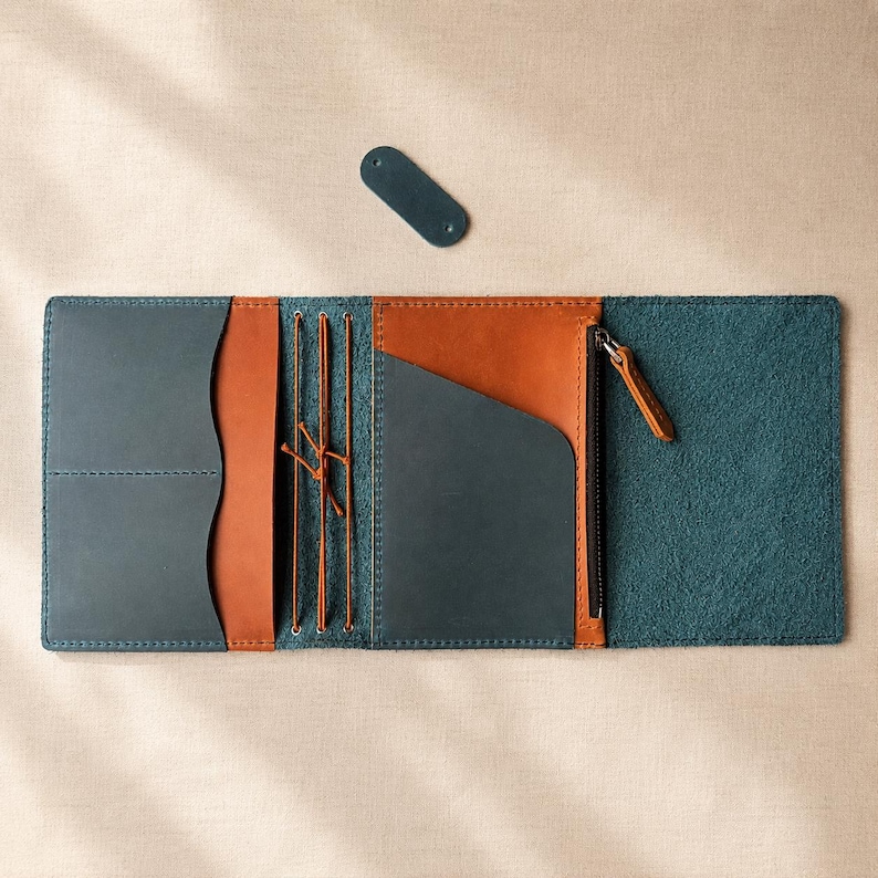 Capa de couro personalizada para caderno A6, capa para diário A5, capa dobrável tripla recarregável com compartimentos para cartões, bolso com zíper, ideal para presente. imagem 2