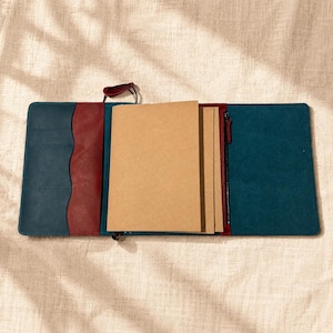 Capa de couro personalizada para caderno A6, capa para diário A5, capa dobrável tripla recarregável com compartimentos para cartões, bolso com zíper, ideal para presente. imagem 6