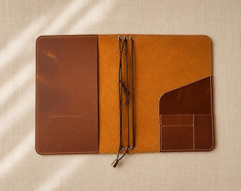 Funda de cuero personalizada para cuaderno, funda de cuero para diario tamaño A5, cuaderno de viaje plegable con ranuras para tarjetas.