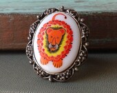 VENTE - Lion, la sorcière blanche et la garde-robe Lion bague - bague en étain