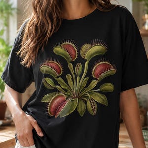 Venus Flytrap Botanical Shirt, Carnivorous Plant Graphic Tee, Plant Mom Gift, Weird Plant Lady, Dark Academia Clothing, Comfort Colors