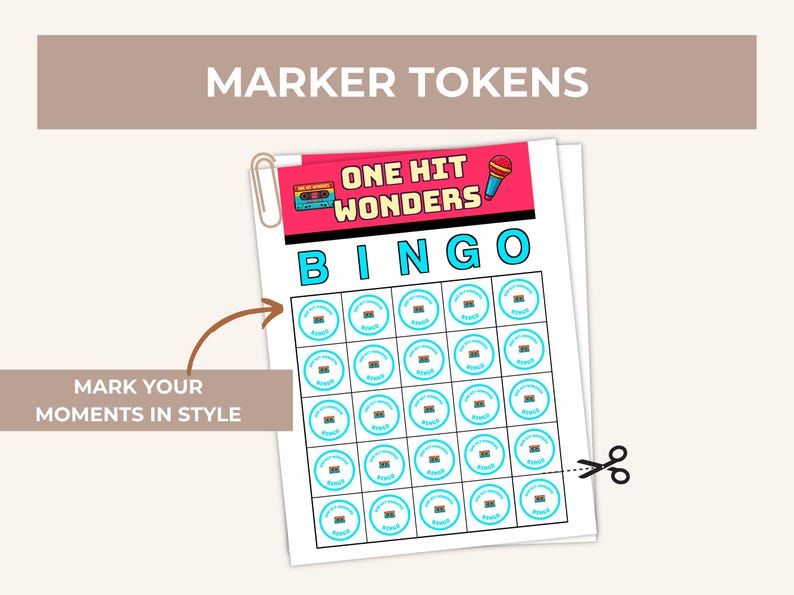 Puede incluir: Una hoja de tarjetas de "Bingo One Hit Wonders" con un gr&aacute;fico de cinta de cassette retro y micr&oacute;fono. Las tarjetas tienen una combinaci&oacute;n de colores turquesa y rosa, con las palabras "Marker Tokens" en la parte superior y "Mark Your Moments in Style" en la parte inferior.