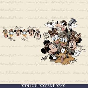 Puede incluir: Descarga digital con personajes de Disney con atuendos de safari, incluyendo Mickey y Minnie Mouse, Donald y Daisy Duck, Goofy y Pluto. La imagen incluye firmas de personajes.