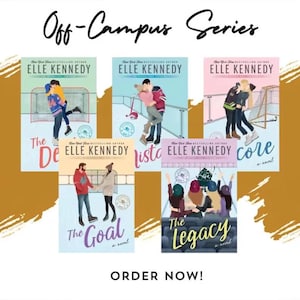 Puede incluir: Una colección de cinco libros de la serie Off-Campus de Elle Kennedy. Cada portada presenta parejas ilustradas en diversos entornos, incluyendo pistas de hielo y gradas de estadio, con títulos como The Deal, The Mistake, The Score, The Goal y The Legacy.