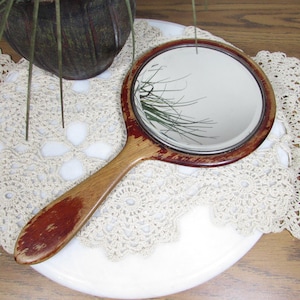 Miroir à main vintage en bois avec verre biseauté - 11-1/4&quot; de long