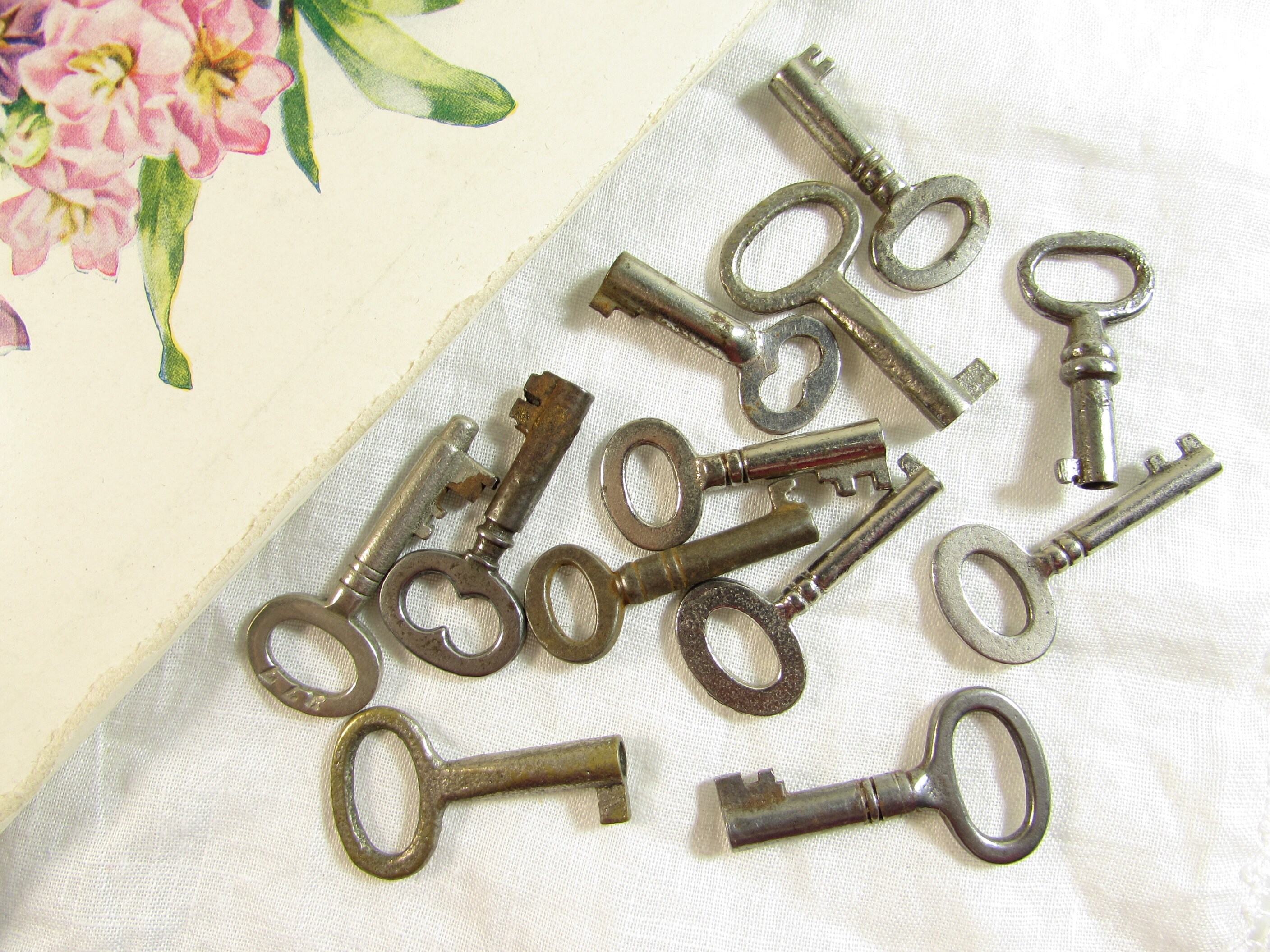 Craft Supplies & Tools Vintage Small Skeleton Key Lot Jewelry