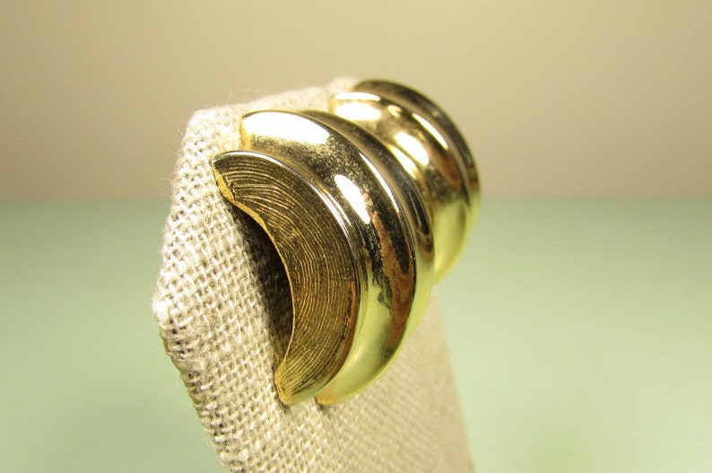 Large Gold Tone Earrings Vintage Half Hoop Deep Rib Pierced