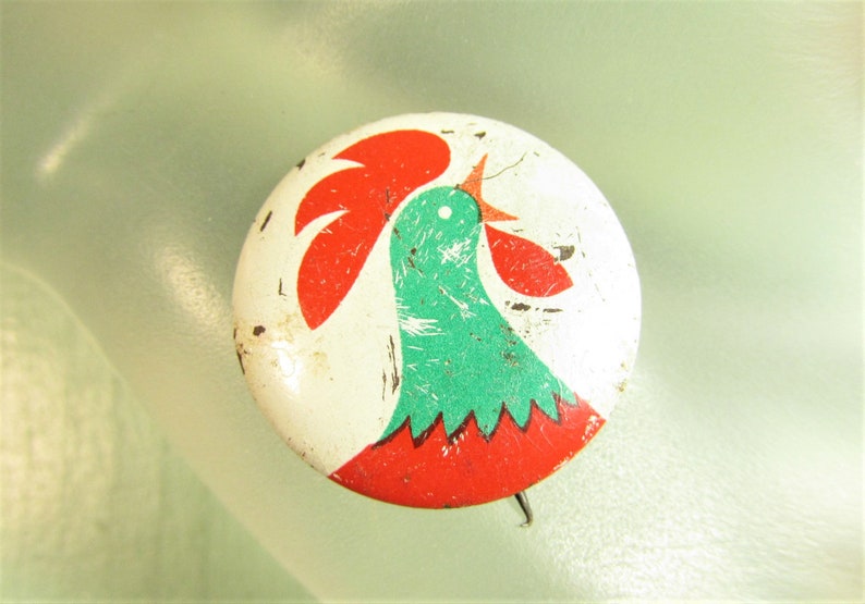Kellogg Rooster Pinback Vintage Red Green White
