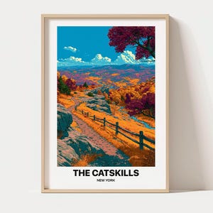 Könnte beinhalten: Ein gerahmter Kunstdruck mit einer Landschaftsillustration der Catskills, New York. Das Bild zeigt einen felsigen Wanderweg mit einem Holzzaun, leuchtend orangefarbenem und rotem Herbstlaub sowie ferne blaue Berge unter einem hellblauen Himmel.