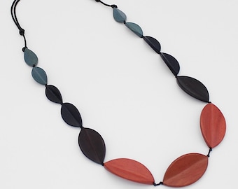 Statement Wood Necklace, statement necklace for women, funky statement jewelry, Fall wooden necklace, natural wood jewelry, artistic jewelry