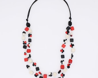 Collier tendance rouge noir blanc, collier de perles superposées, bijoux géométriques modernes, gros collier contemporain, collier artisanal léger