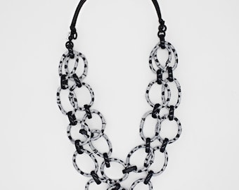 Schwarz und Grau Statement Kette, Mutige Gliederkette, Leichter Moderner Handgemachter Schmuck
