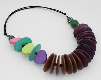 Collar de cuentas de madera multicolor: Joyería llamativa ajustable