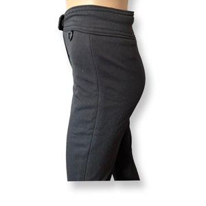 Vintage groovy black 70s flare leg wool blend ski pants with inside stirrups-24&quot;W