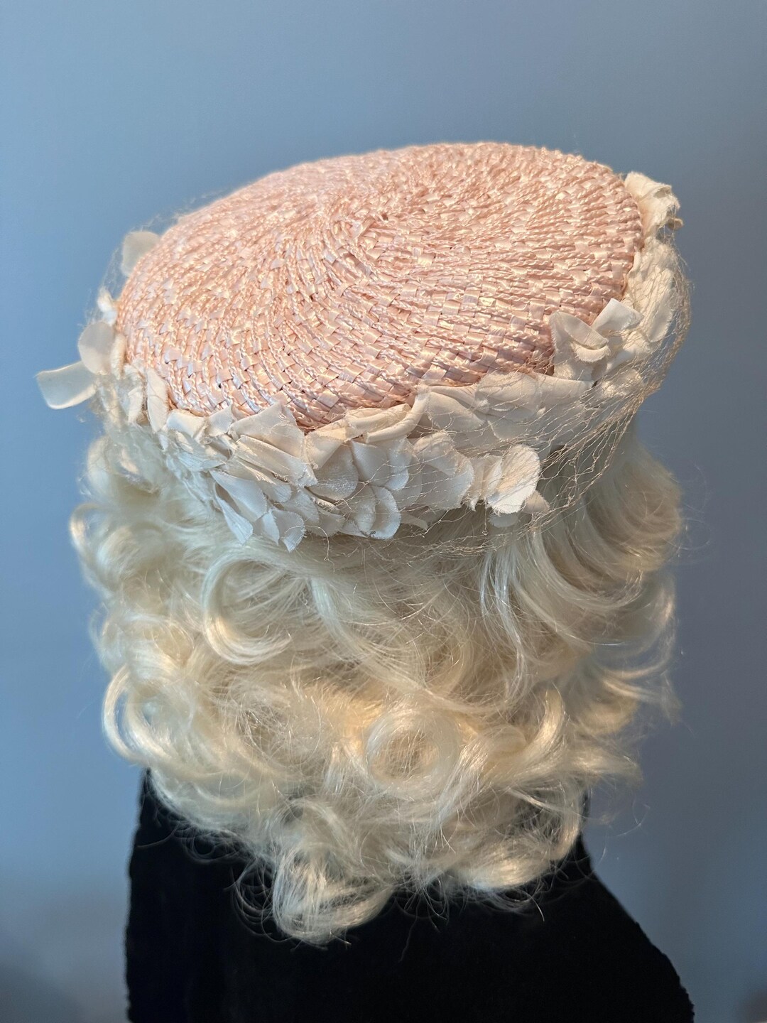 50s Pink Straw and Flower Petal Pillbox Hat - Etsy display picture 1