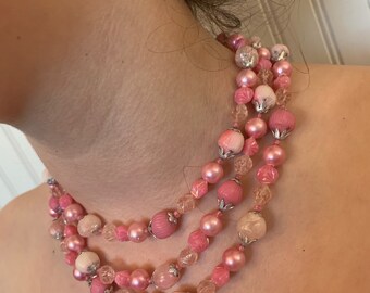 Vintagepink plastic 60s bead necklace
