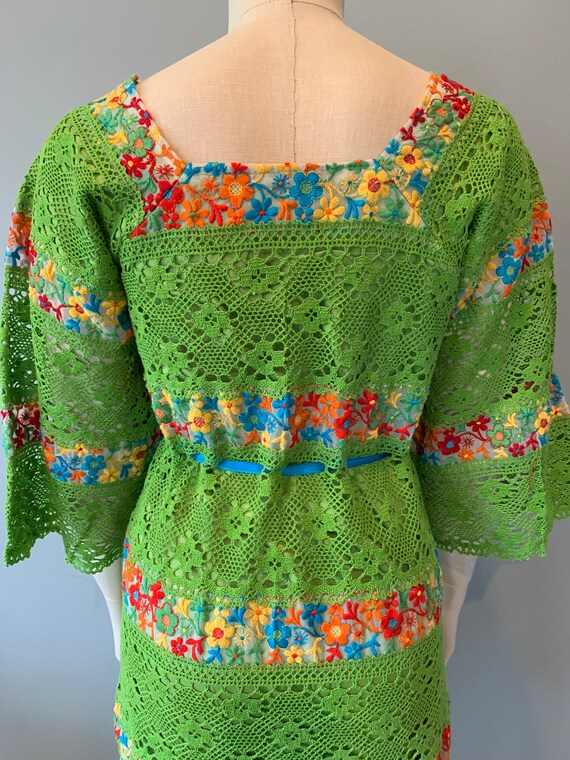 Vintage bright green cotton lace floral Mexican w… - image 6