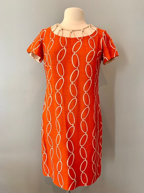 Gorgeous 60s orange chain print shift dress-36"W - image 2