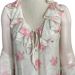 Gorgeous Vintage Travel-Lite floral cream and pink roses ruffled nightgown and dressing robe set-Petite