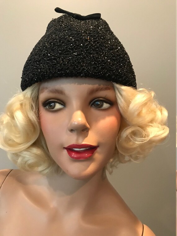 Fabulous Leslie James-Bullocks black beaded cone h