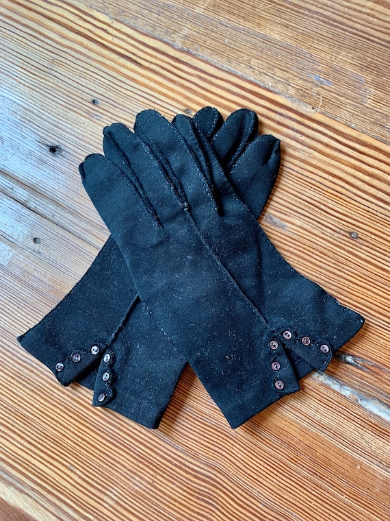 50s black short cotton ladies gloves w/button deta