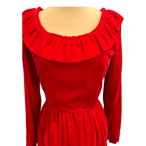 Flirty 60s red velvet ruffled party, cocktail dre… - image 2