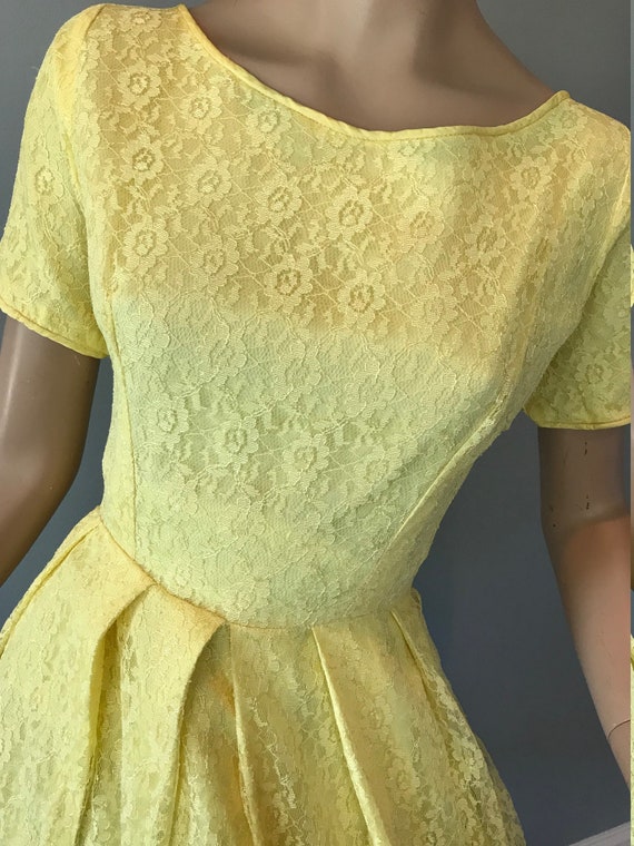 50's vintage yellow lace fit and flare-24-25"W - image 2