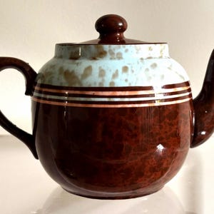Vintage Sadler Brown Betty Teekanne, blau gestreifte, gesprenkelte Glasur, Staffordshire-Keramik