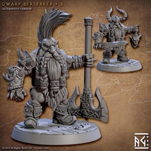 Op de afbeelding: Een grijze Dwarf Berserker miniatuurfiguur met een bijl en een kleinere alternatieve versie. De figuur heeft een hanenkam, een gevlochten baard en gedetailleerde bepantsering. De tekst "DWARF BERSERKER + B ALTERNATIVE VERSION!" is zichtbaar.