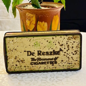 de reszke cigarettes Vintage Hinged Lid Cigarette Tin - 1930s De Reszke Cigarettes Real Photographs