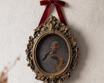 Marco de exvoto en miniatura, decoración romántica de cabaña gótica, pintura al óleo, gabinete de curiosidades, taxidermia, pájaros petirrojos disecados